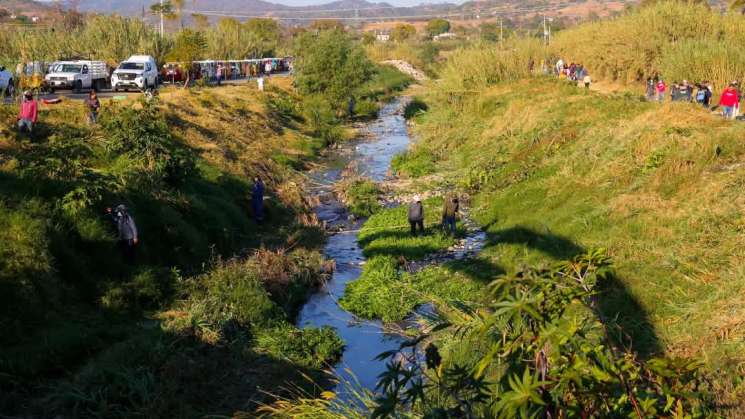 Continua limpieza del Río Atoyac con Mega Tequio en Oaxaca 