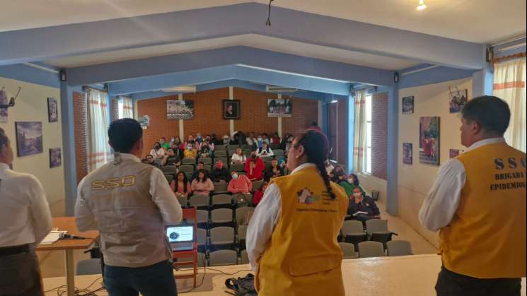 Capacita UIES a docentes sobre prevención del virus Coxsackie   