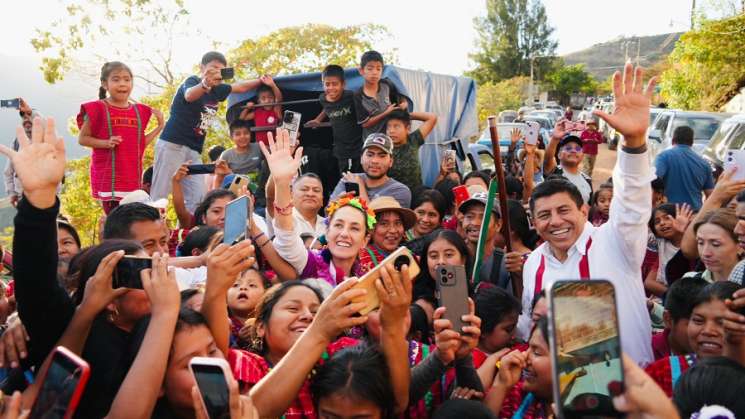 Claudia Sheinbaum lleva esperanza a la Mixteca con visita 