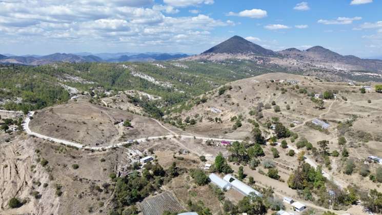 Avanza Santo Domingo Tonaltepec con caminos y apoyo estatal 