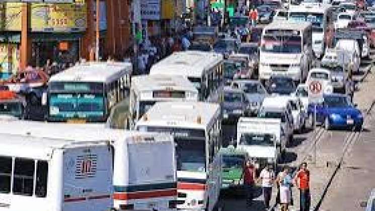 En Oaxaca hay 4,379 concesiones irregulares en transporte público