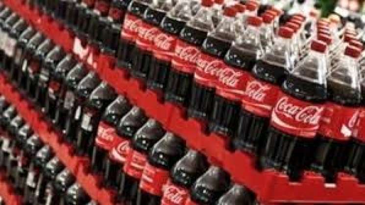 En 3 países retiran miles de productos de Coca-Cola por tóxicos 