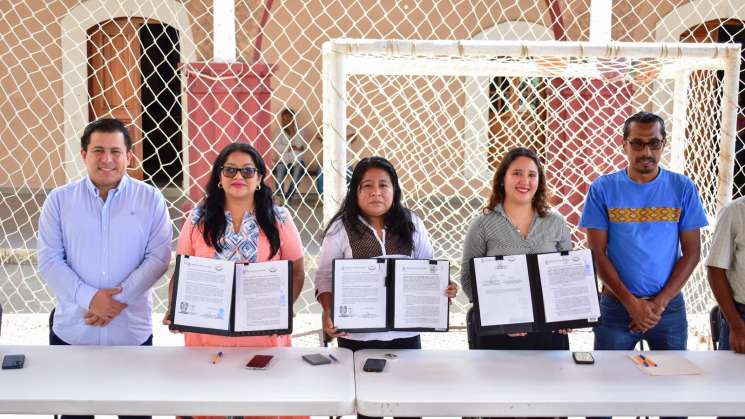 Impulsan autoempleo en Santiago Xanica y Santa María Colotepec 