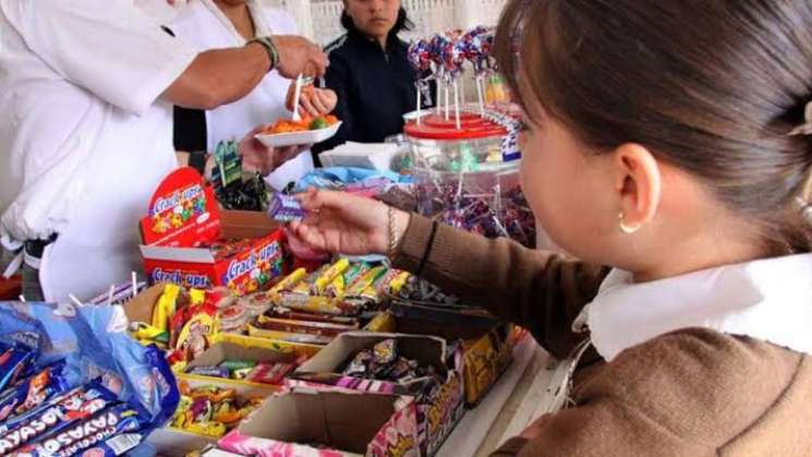 En Marzo no más venta de comida chatarra en escuelas: Sheinbaum