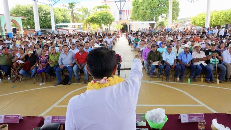 Avanza Tataltepec de Valdés a su desarrollo con obras y programas