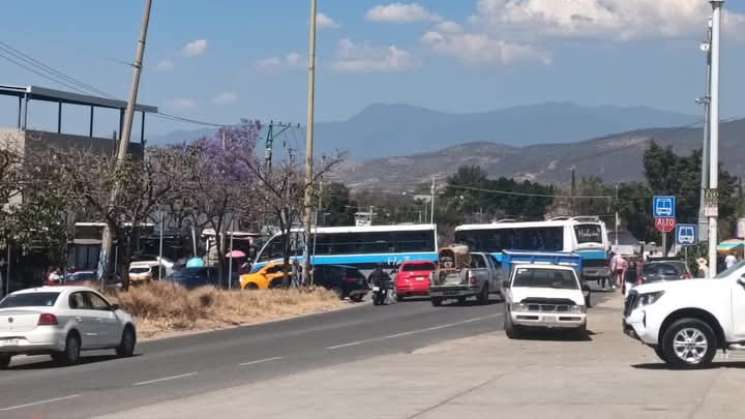 Inician maestros de CNTE bloqueo de accesos y oficinas en Oaxaca 